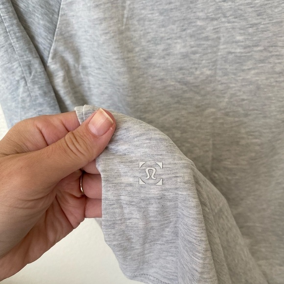 Lululemon Men’s Grey Athletic T-Shirt Size M Activewear Tee Workout Shirt - Picture 3 of 6